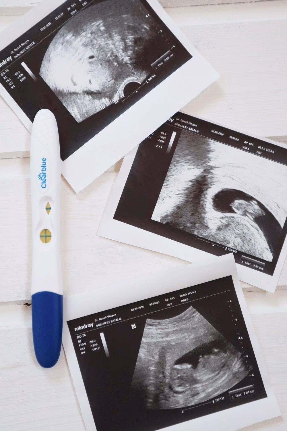 Ist es in Ordnung, wenn das Baby Papier isst?