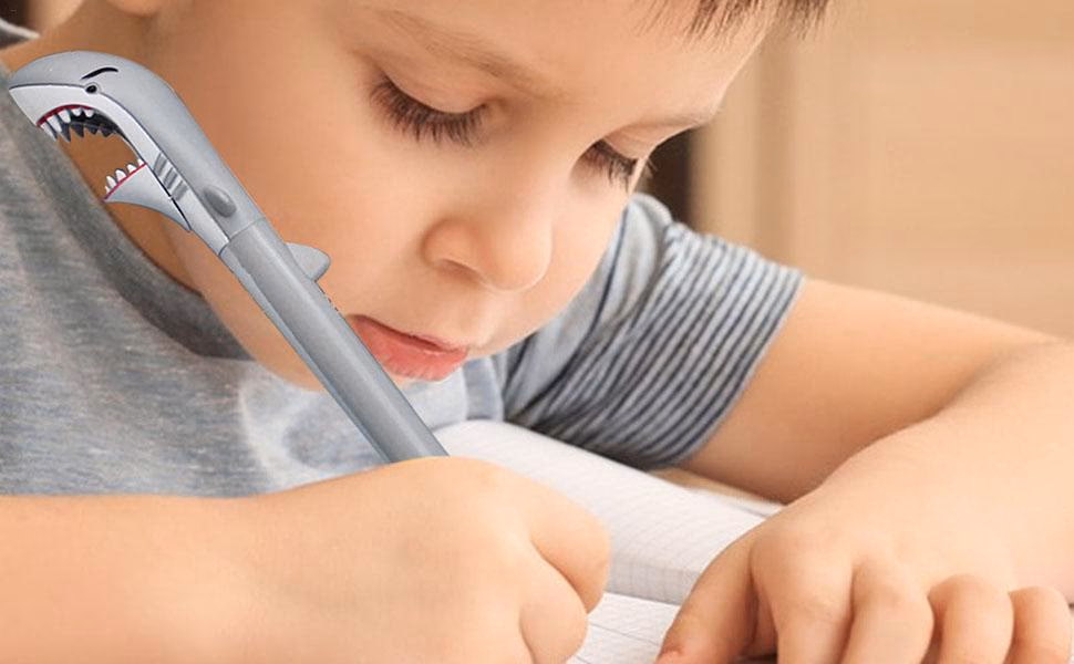 Was bedeutet Faust im Mund beim Baby?