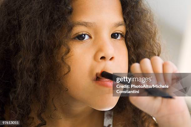 Was dürfen Babys nicht in den Mund nehmen?