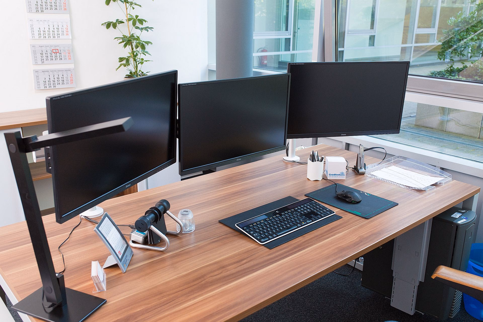 Welche Monitorgröße ist ideal für ein Büro?