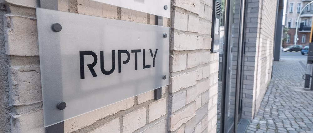 Ist Staples insolvent?