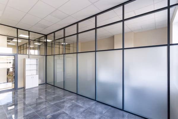 Sind Spiegelfolien auch nachts blickdicht?