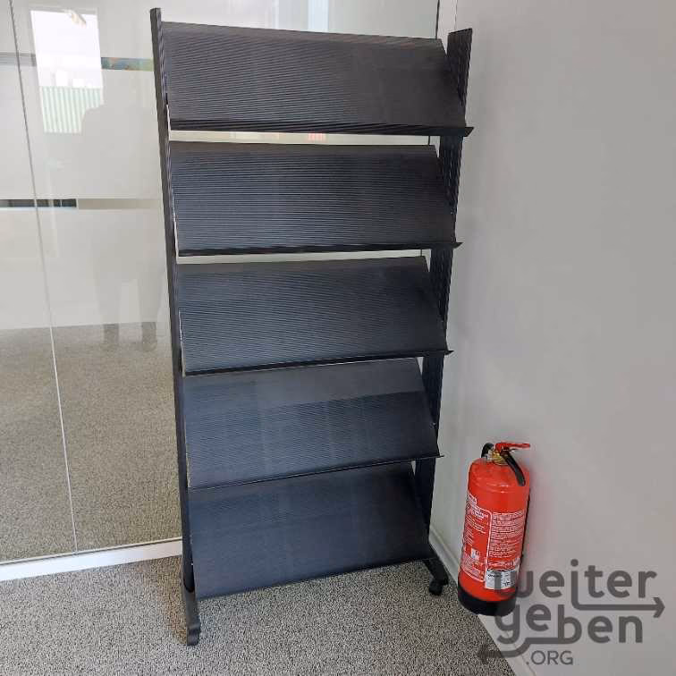 Gibt es einen Ort, an dem ich Büromaterial spenden kann?