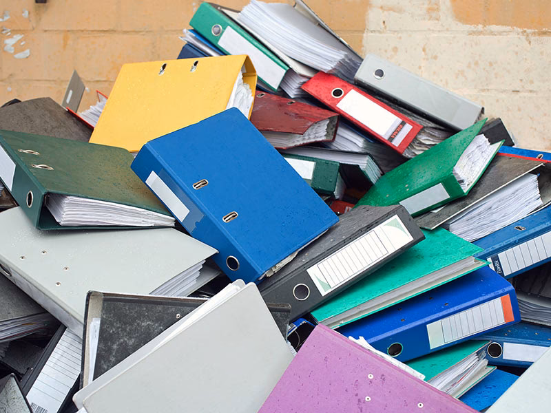 Wie entsorgt man alte Dokumente?