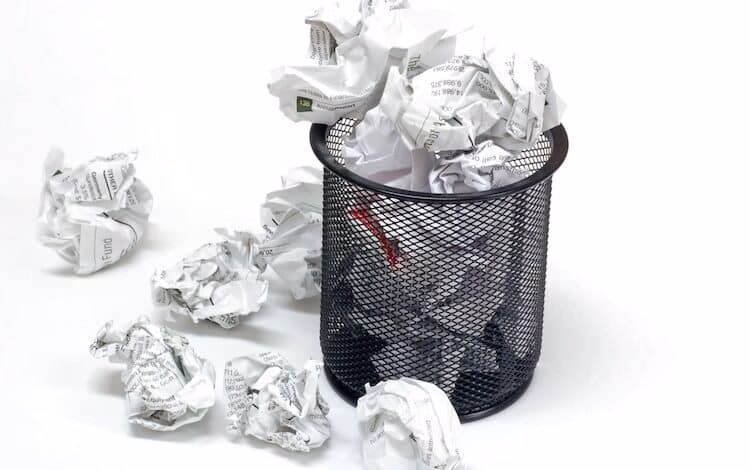 Wie entsorge ich Schnellhefter?