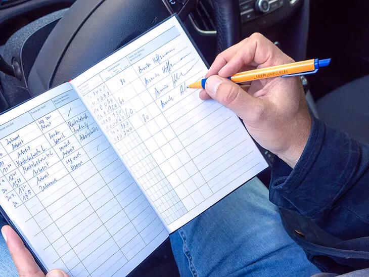 Wie wird ein Fahrtenbuch kontrolliert?