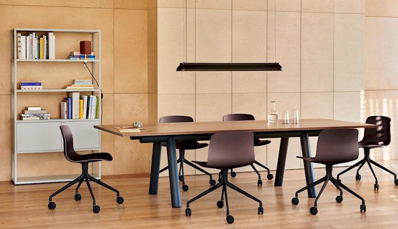 Wo lässt HAY produzieren?