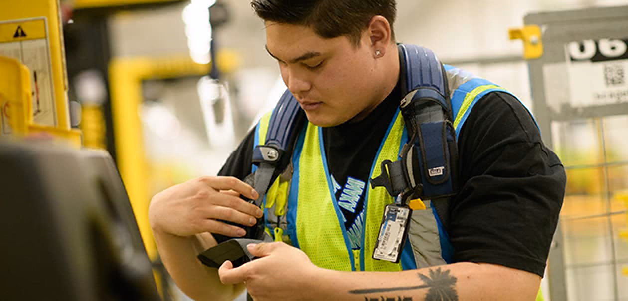 Was verdient man bei Amazon im Büro?