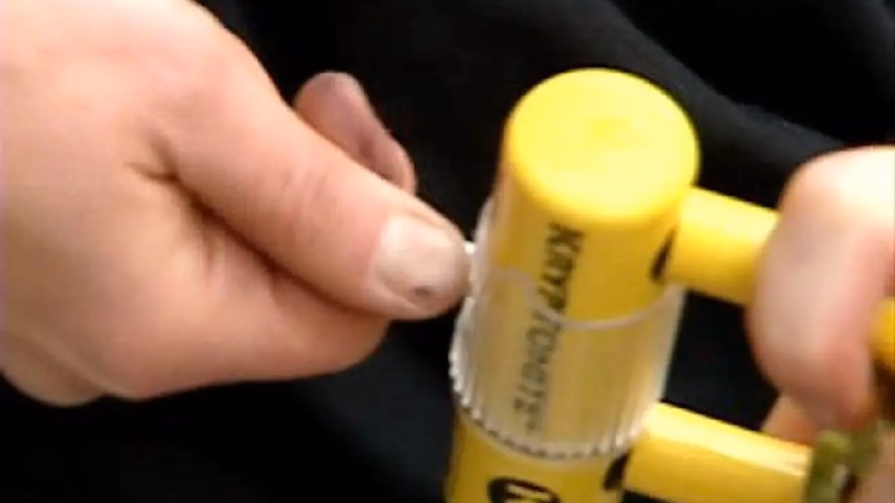 Wie öffnet man ein Kryptonite U-Fahrradschloss?