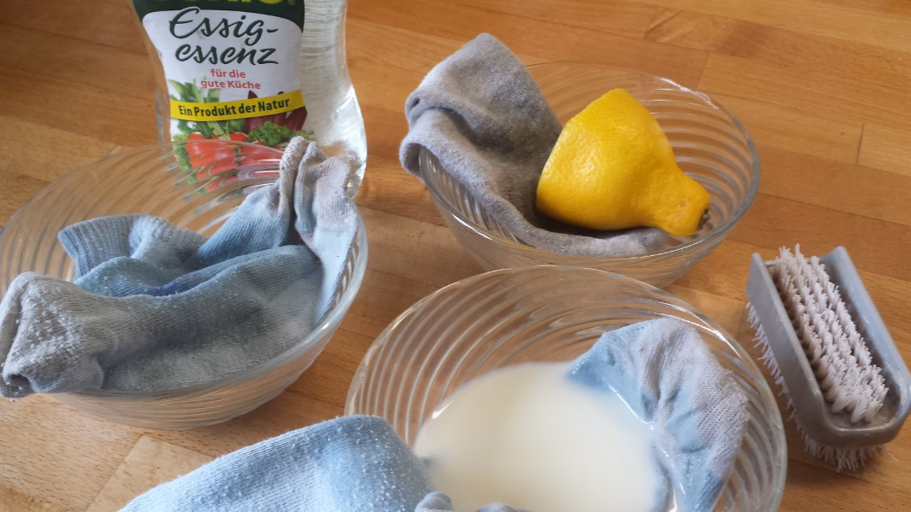 Welche Flecken entfernt Essigessenz?