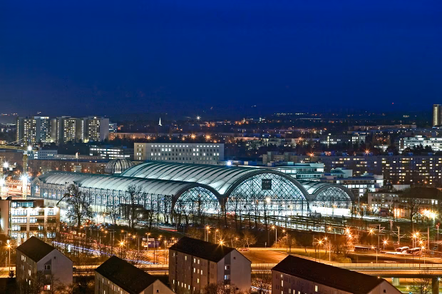 Was wird am Hauptbahnhof Dresden gebaut?