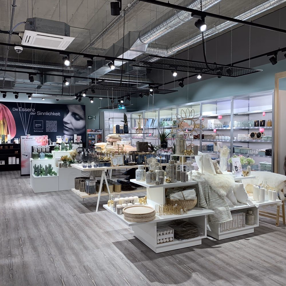 Wie viele Einwohner hat Hallbergmoos?