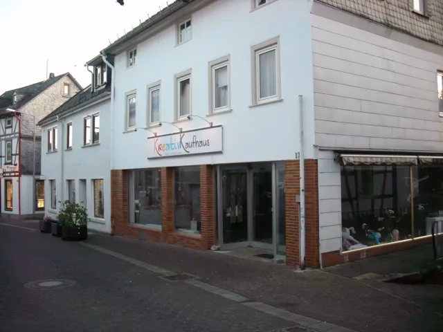 Warum heißt Katzenelnbogen Katzenelnbogen?