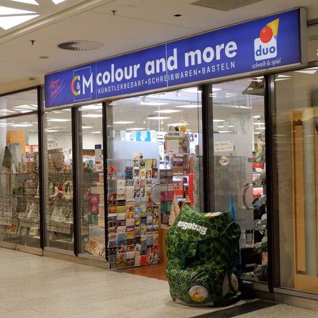 Welches Modegeschäft schließt im Ostsee Park Rostock?