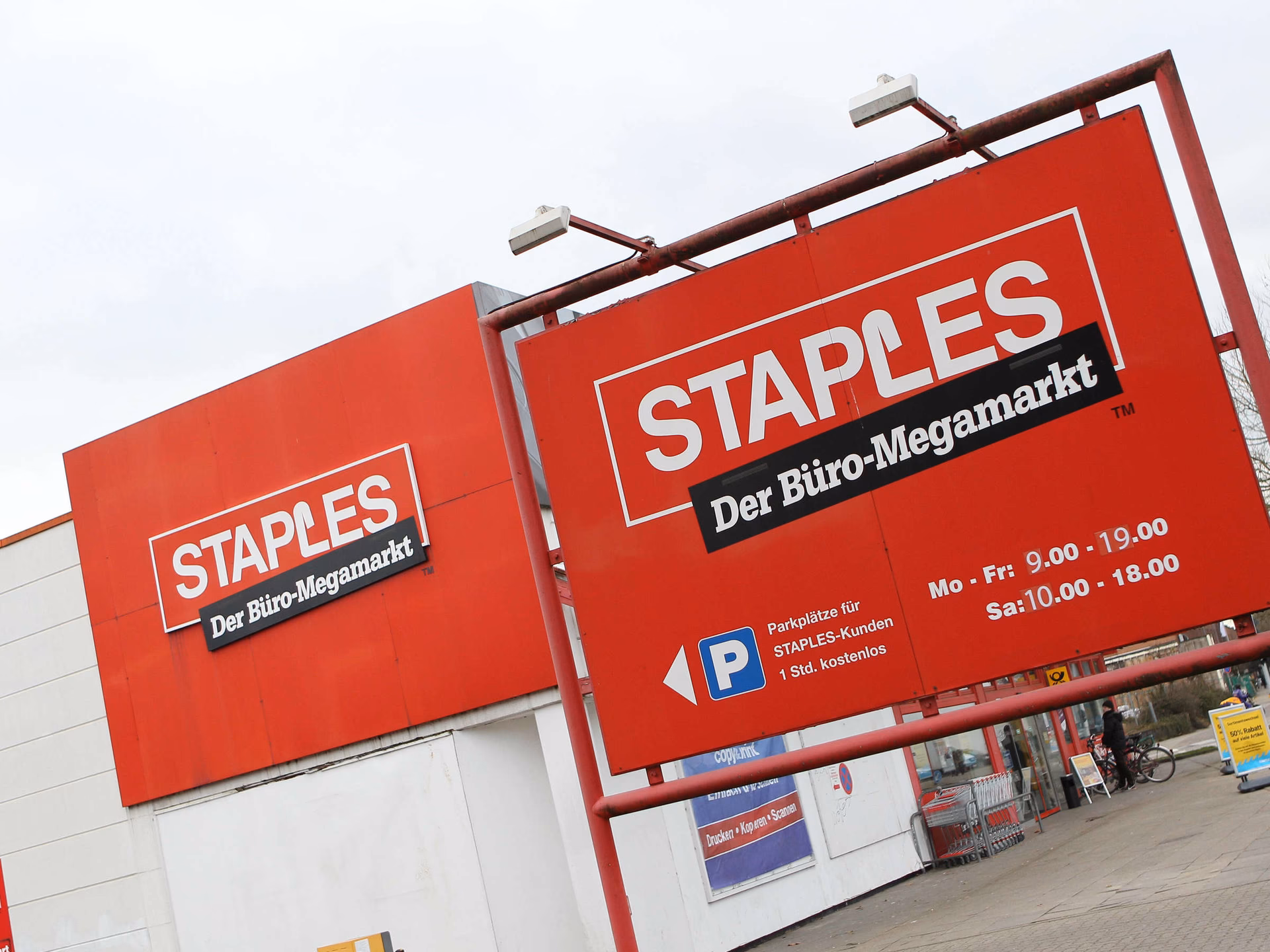 Ist Staples größer als Office Depot?