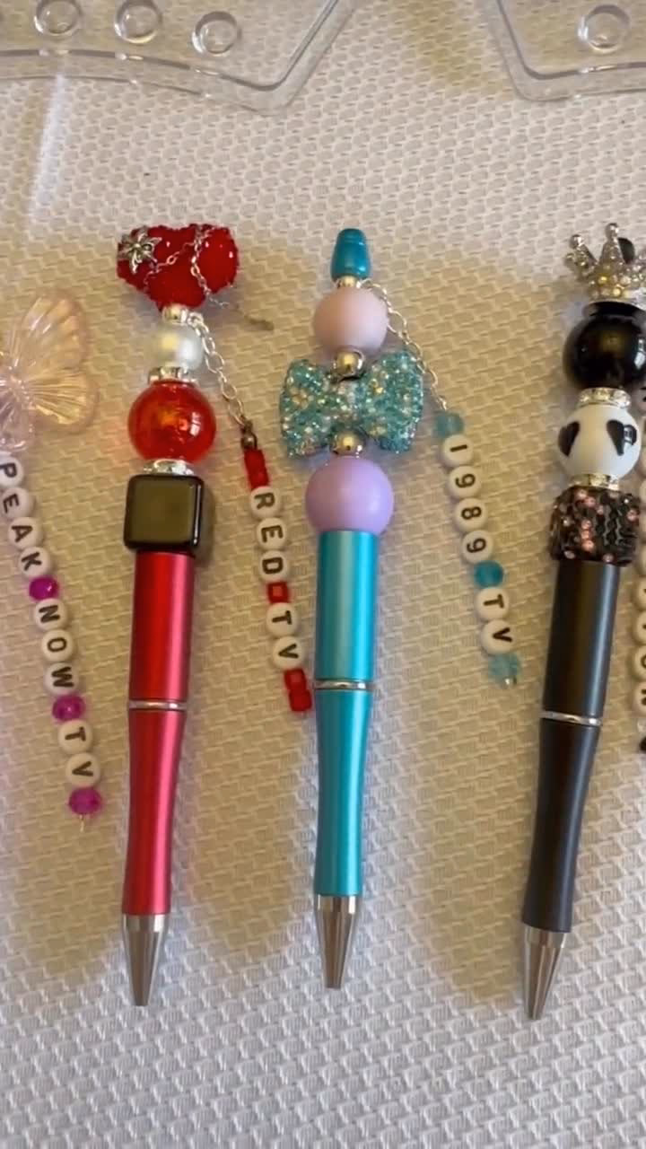 Warum hält Taylor Swift Stifte so?