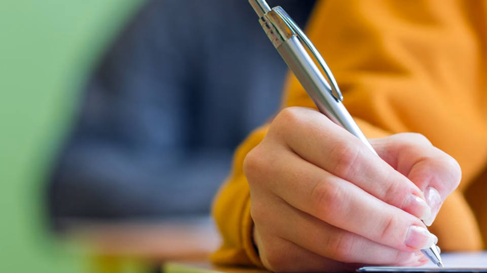 Gibt es einen schriftlichen Teil im Einbürgerungstest?